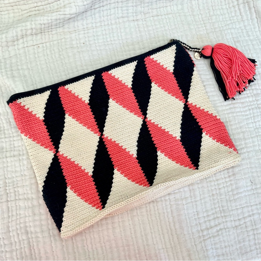 I Heart SY by Rania Keuge | Coral Black Geometric Patterned Clutch with Tassel